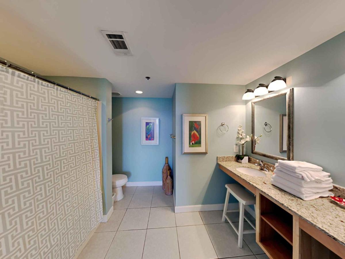 Apartment Splash #1202 West *